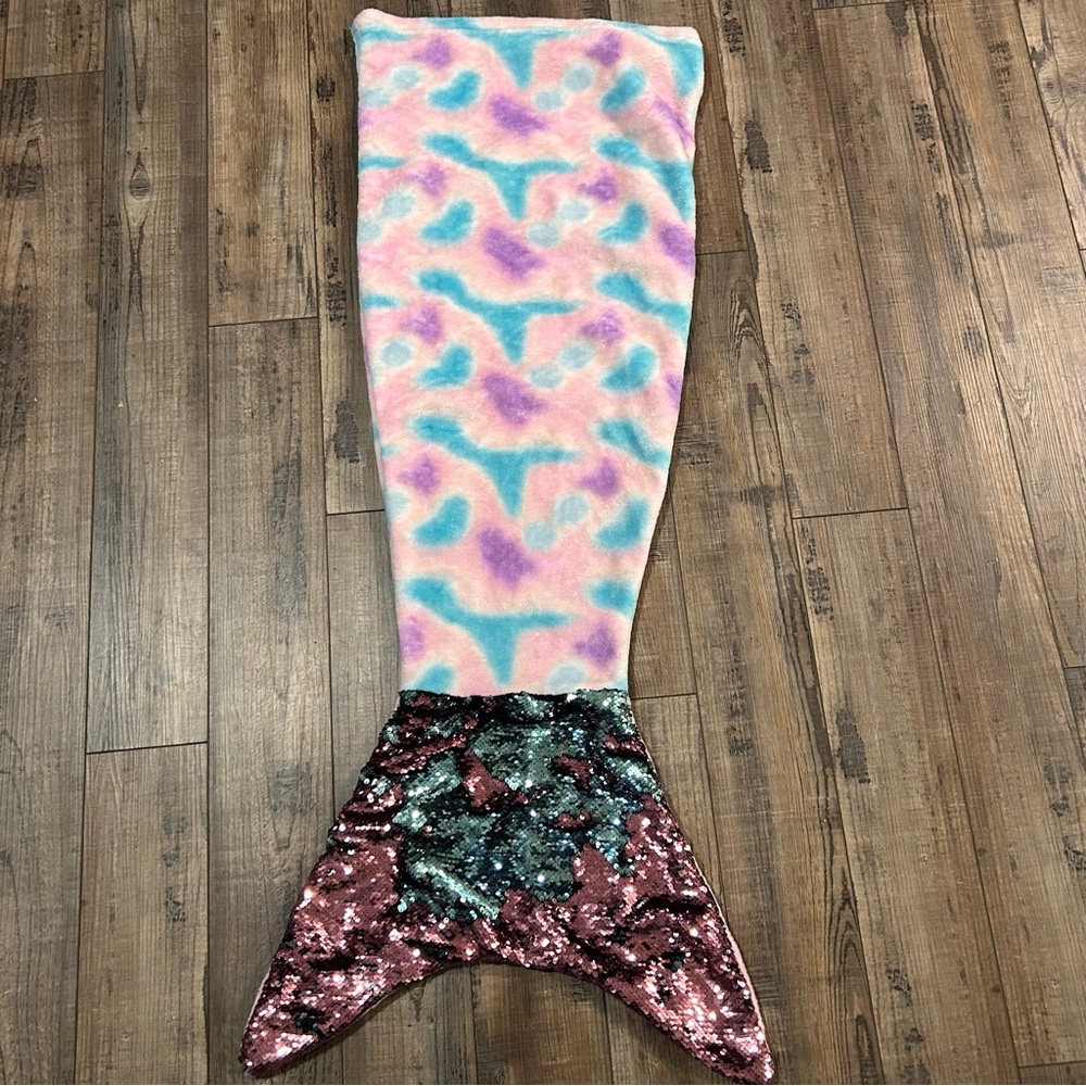 Mermaid Tail Blanket with Pink and Blue Pattern
